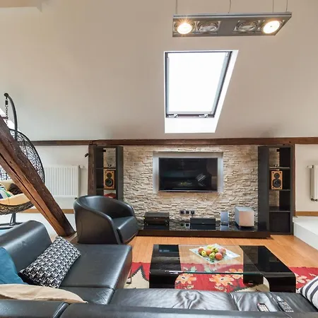 Lägenhet Magnificent Two-story Loft